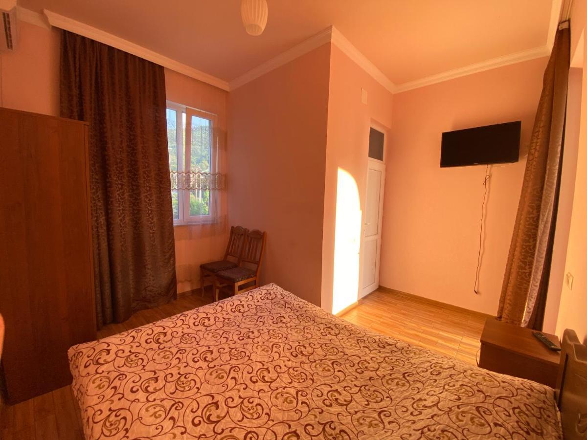 Beliy Dom Hotell Kvariati Eksteriør bilde
